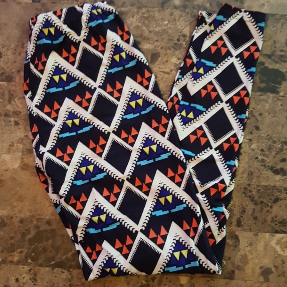 🔺️TRIANGLE LEGGINGS🔺️